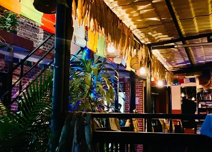 Gurung's Couette-café 3*