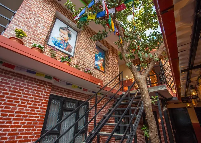 Gurung's Couette-café