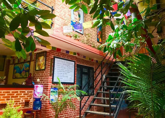 Gurung's Couette-café